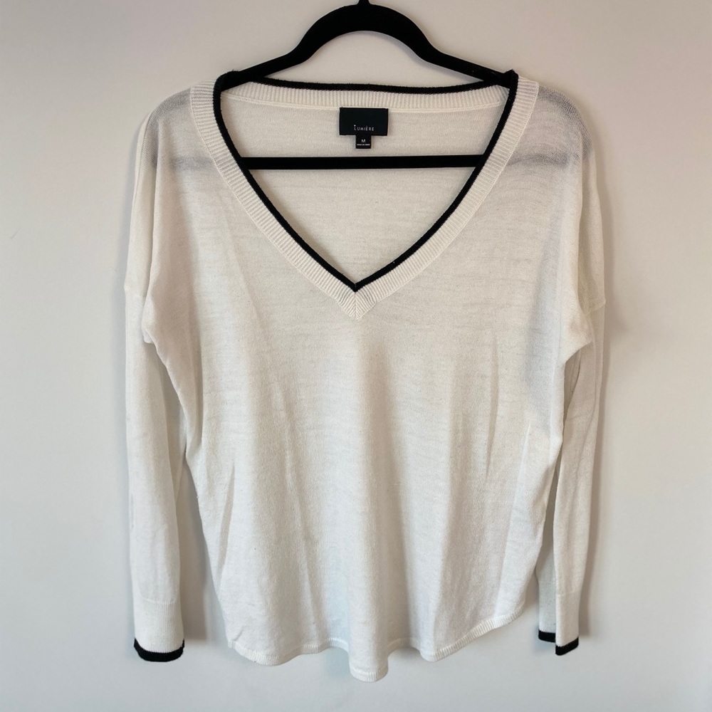 White V Neck Sweater / Size M
